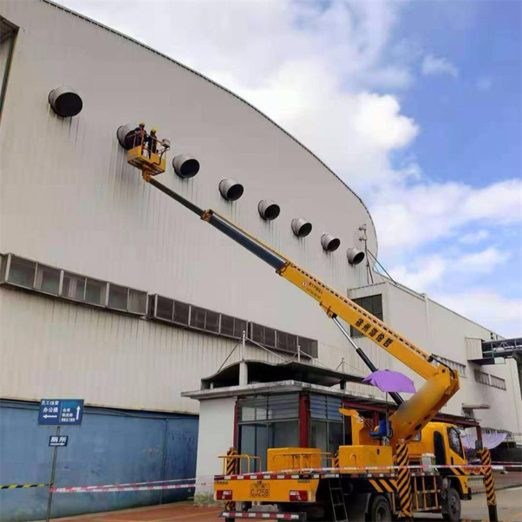 响水镇高空作业车出租服务：专业广告牌安装解决方案